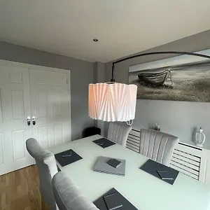  Apartment Mayfield Square